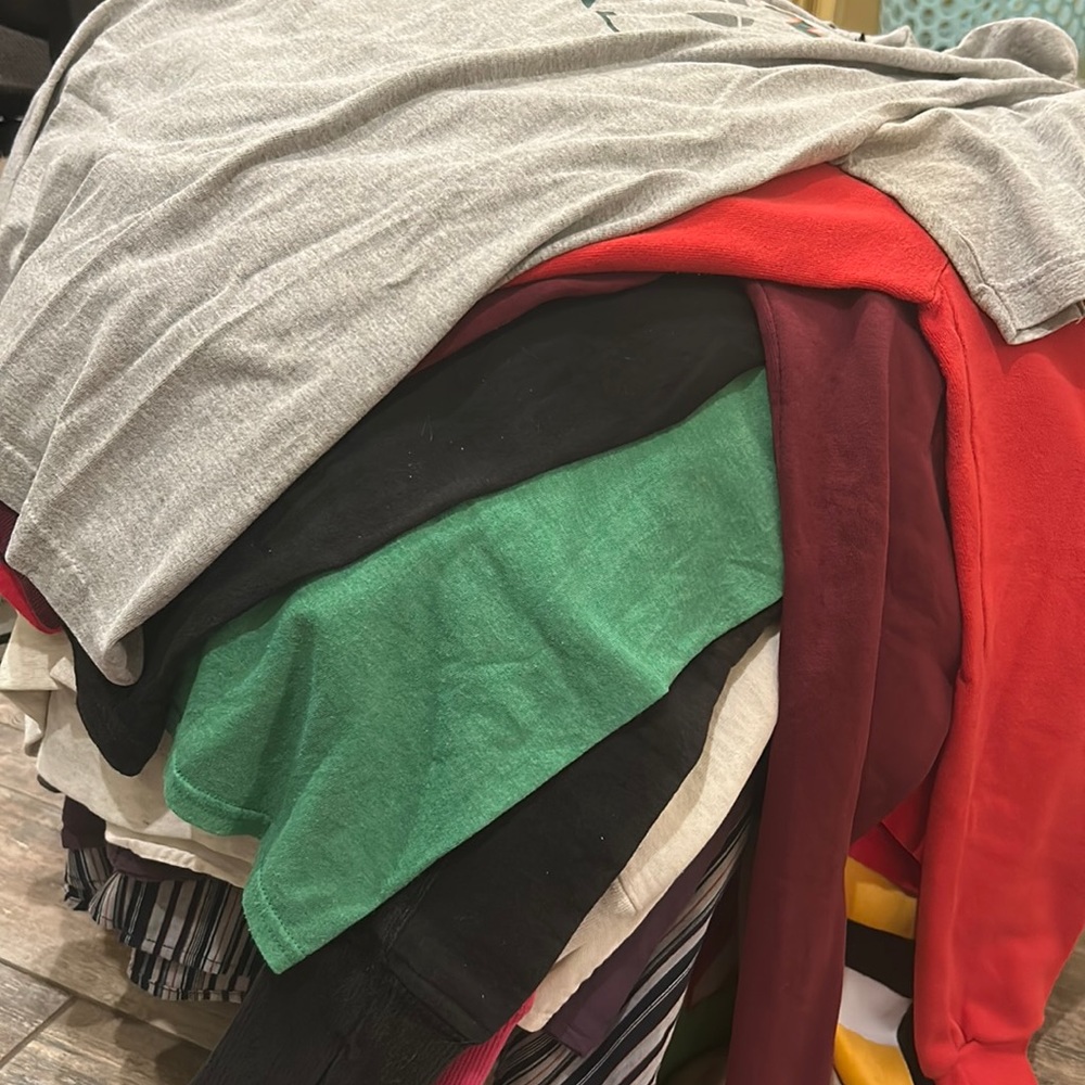 CLOSET BLOWOUT VINTAGE CLOTHING